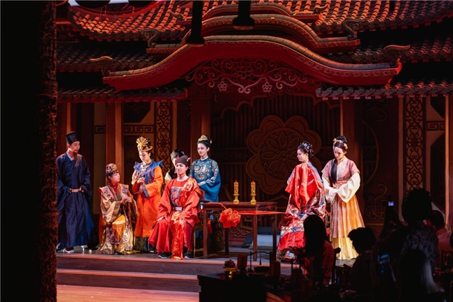 北京首家红楼梦主题沉浸式餐秀「宴外宴」盛大开园:入梦红楼,不负初见,引领餐饮文化新势能!(图15) 北京首家红楼梦主题沉浸式餐秀「宴外宴」盛大开园:入梦红楼,不负初见,引领餐饮文化新势能!(图15)